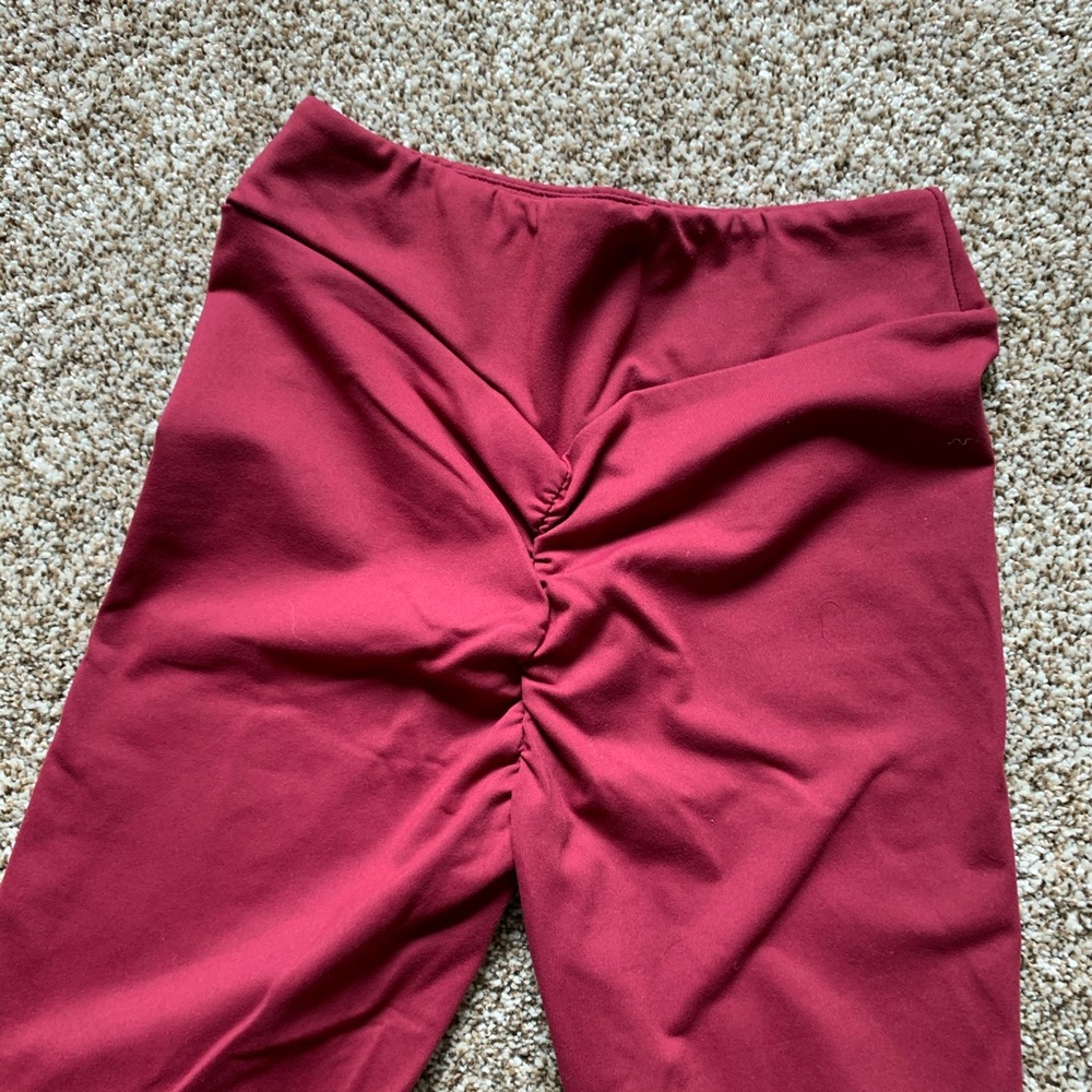 Maroon Scrunch Booty Leggings